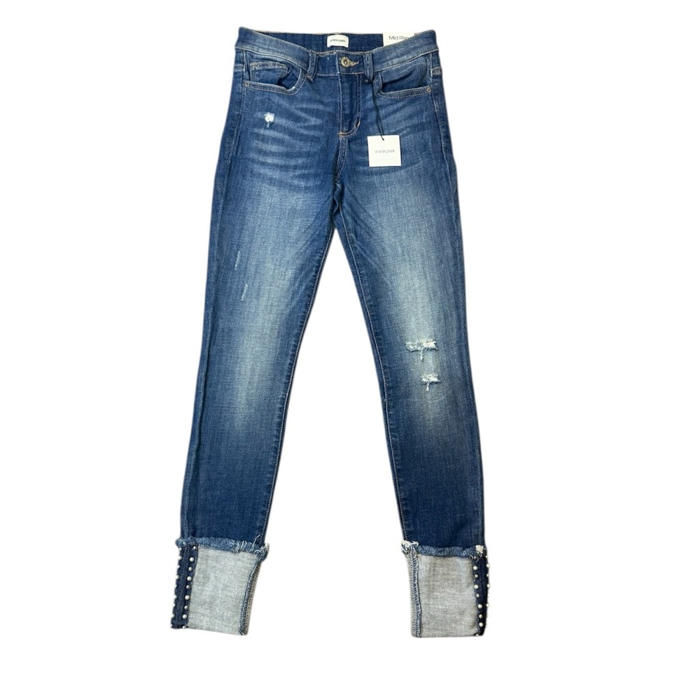 BNWT MID RISE Sneak Peek Blue Ankle Cropped Jeans with Distressed Details 3/26